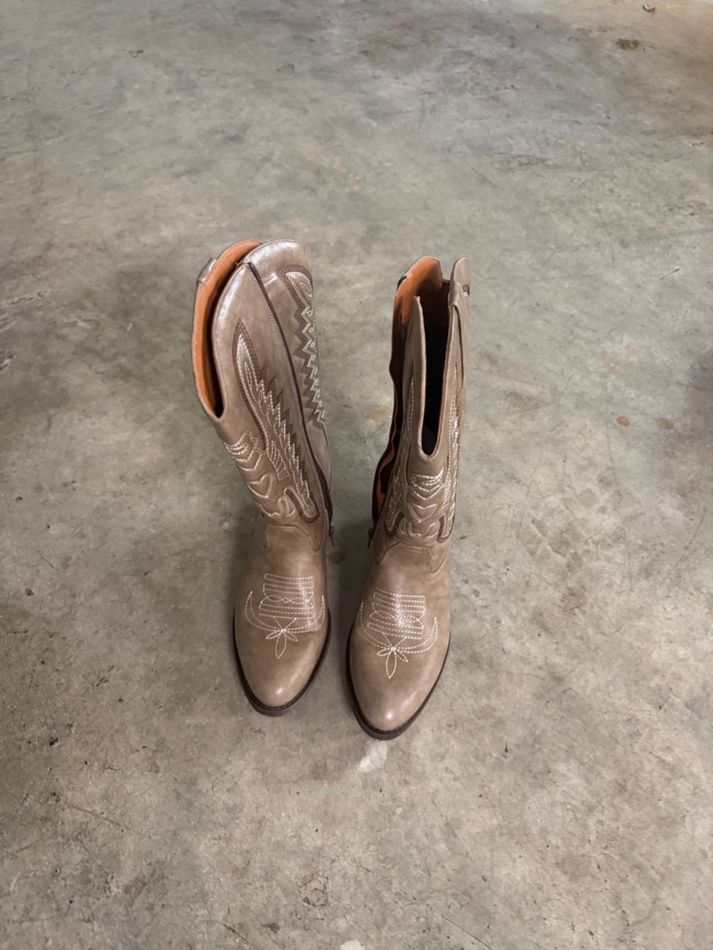 Women's Taupe Lace-Up Western Boots